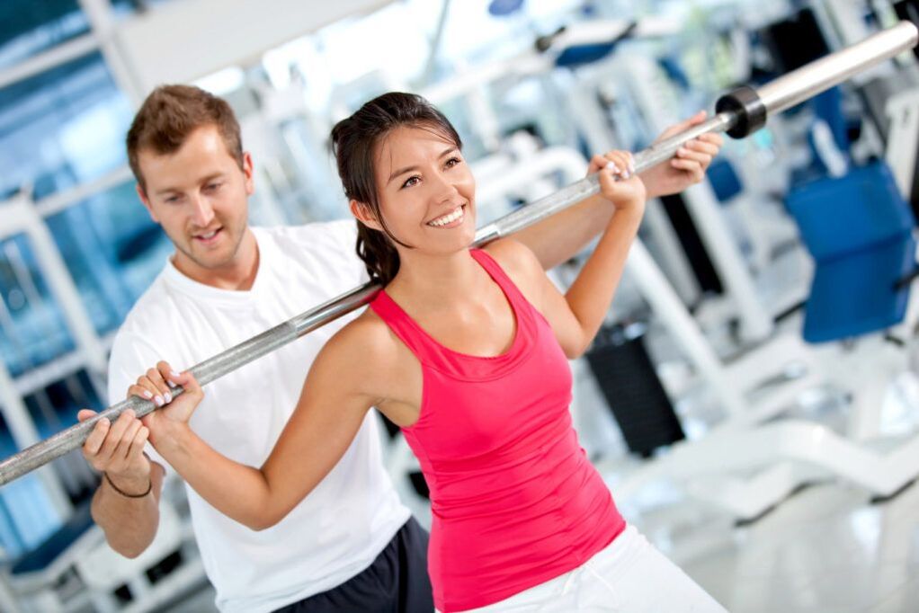 ejercicios en el gimnasio para bajar de peso